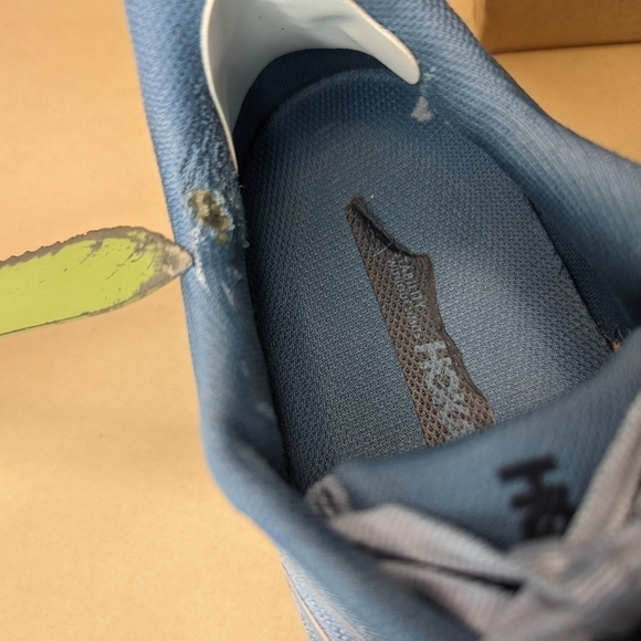 Hoka One One Men\'s Arahi 5 Blue Running Shoes Size US 10, EU 44.  Repaired spot